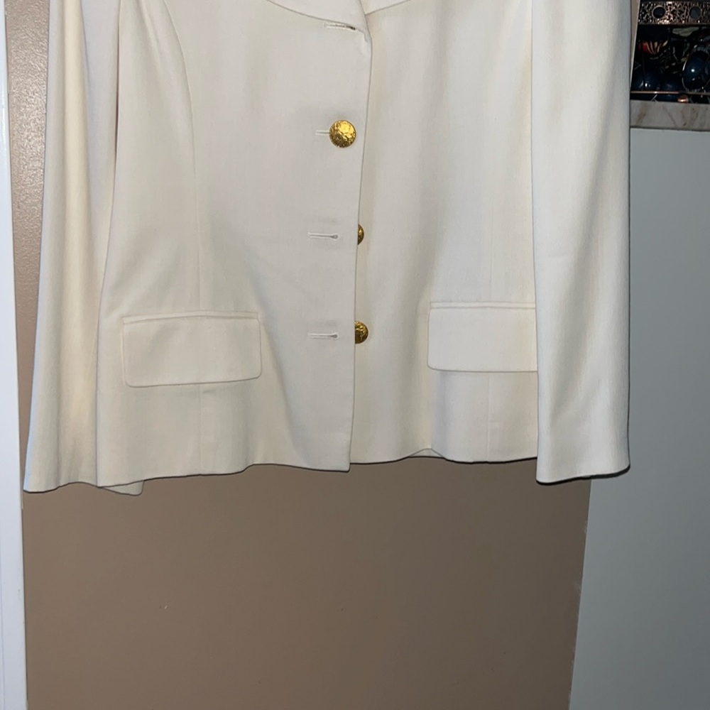 Elegant Women's Cream Blazer with Gold Accents - Picture 2 of 4